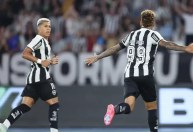 Com time titular, Botafogo vence Fluminense e amplia tabu no clássico