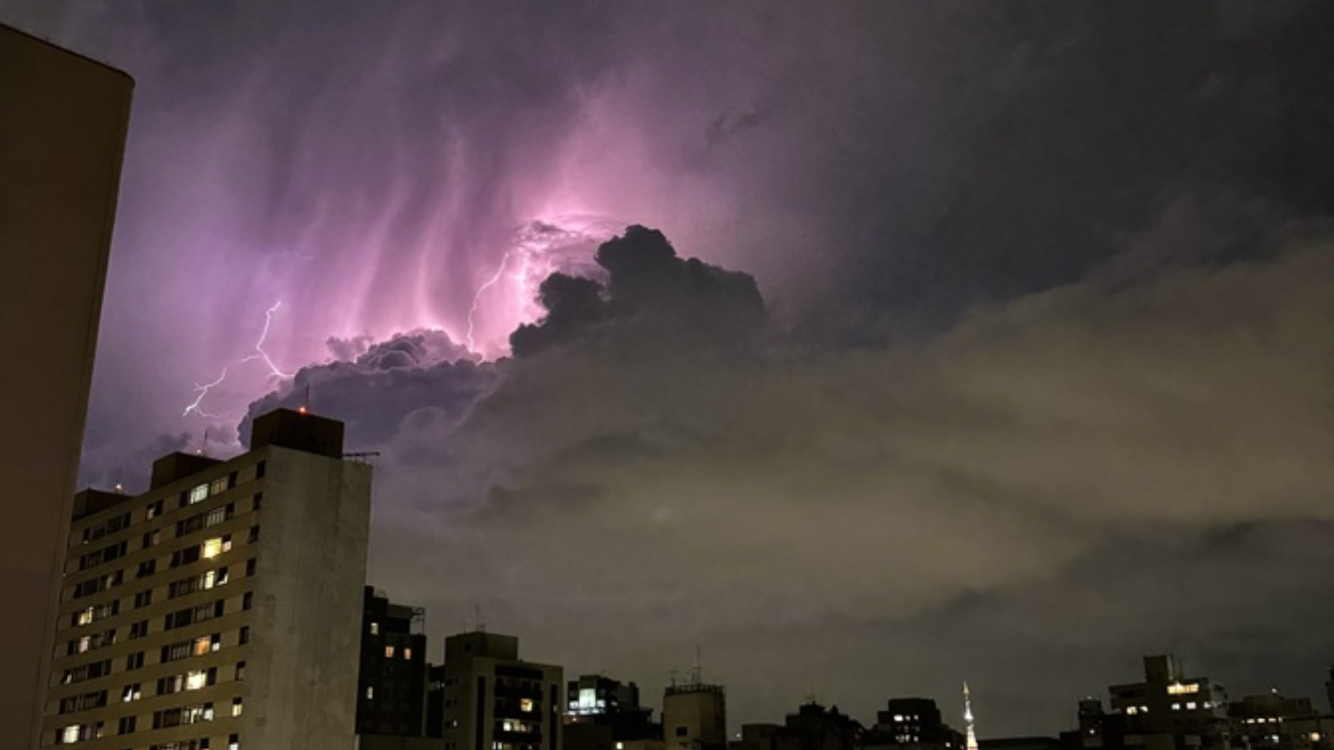 CHUVA PODE GANHAR INTENSIDADE
