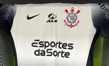 Camisa do Corinthians no vestiário