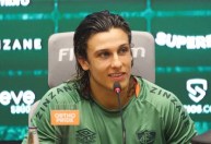 Canobbio é apresentado e se empolga com "time de guerreiros" no Fluminense