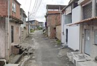 Menina de 6 anos é baleada no rosto enquanto dormia em casa em Salvador