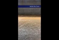 Chuva em SP: estação de metrô alaga e tem "cachoeira" na zona norte; veja