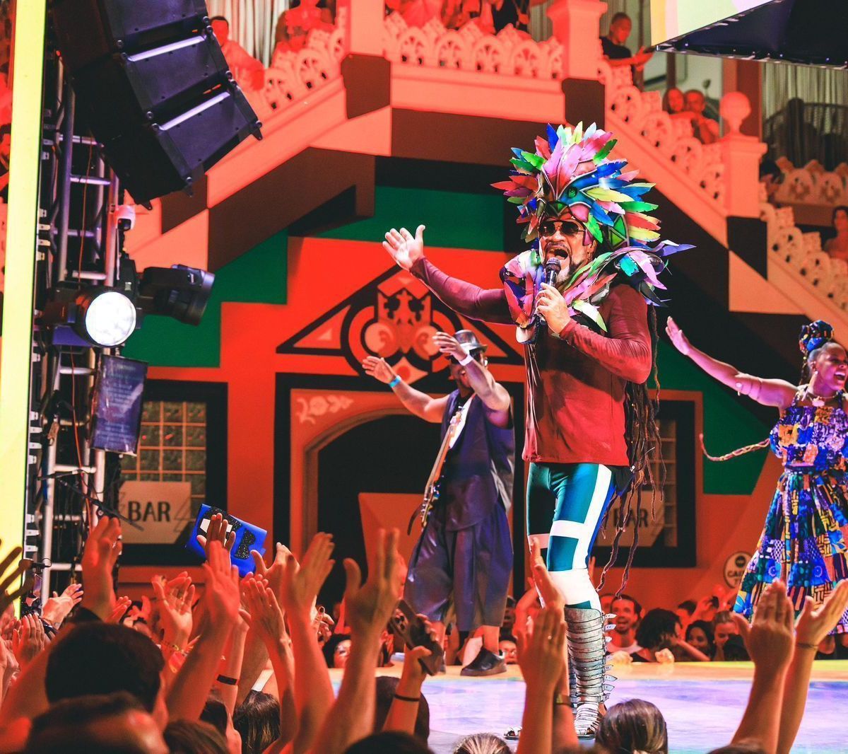 Carlinhos Brown se apresentará com Timbalada no Carnaval de