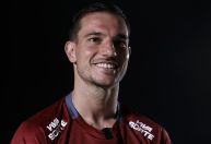 São Paulo anuncia contratação de lateral com passagens por gigantes europeus