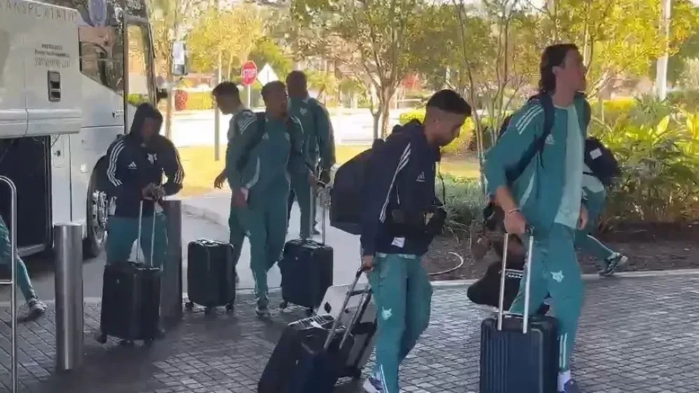 Delegação cruzeirense já está nos EUA
