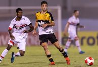 São Paulo vai à final da Copinha após bater Criciúma com pênaltis no fim