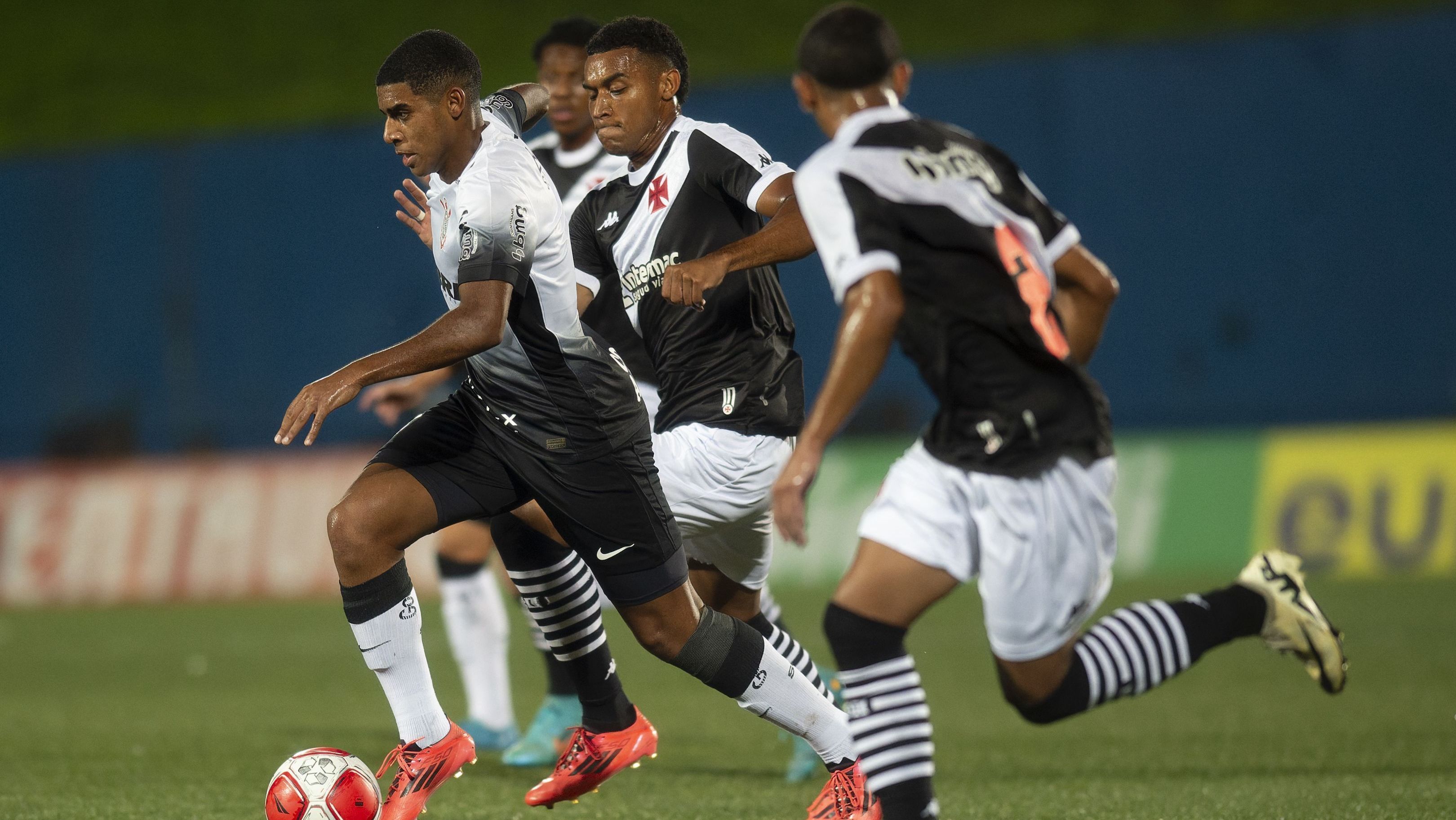 Corinthians bateu o Vasco na Copinha