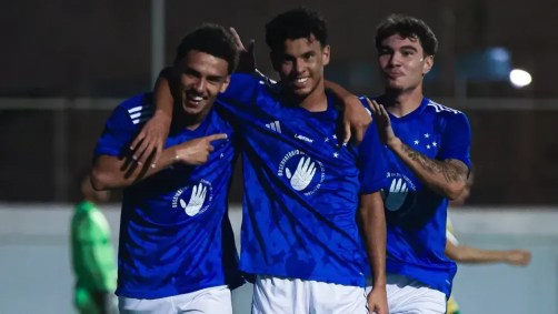 Gui Meira (esq) em partida do Campeonato Brasileiro sub-20