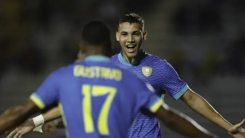Deivid Washington comemoração Seleção Brasileira Sub-20 comemora gol contra Equador