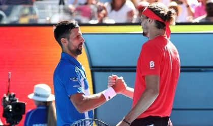 Vaiado após lesão no Australian Open, Djokovic rebate críticas