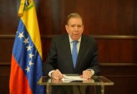 González diz que trabalha para entrar na Venezuela e que Maduro deu “golpe de Estado”