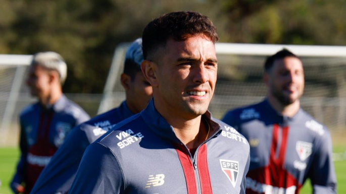 Enzo Díaz durante treino do São Paulo nos Estados Unidos