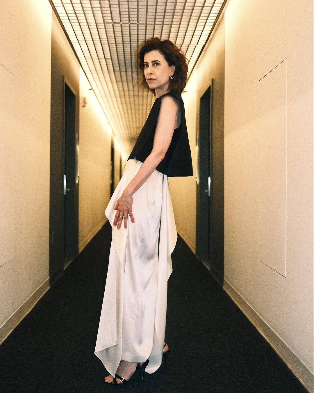 Fernanda Torres exibe seu look para a cerimônia do Globo de Ouro 2025 • Instagram/Fernanda Torres