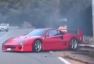 Motorista perde controle e bate Ferrari de Lando Norris em Mônaco; veja