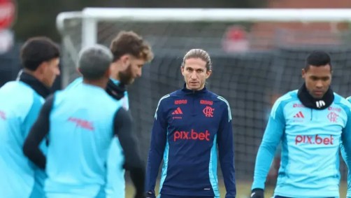 Filipe Luis em treino do Flamengo