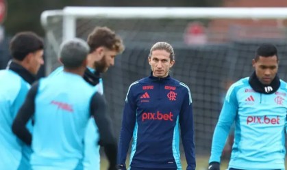 Filipe Luis em treino do Flamengo