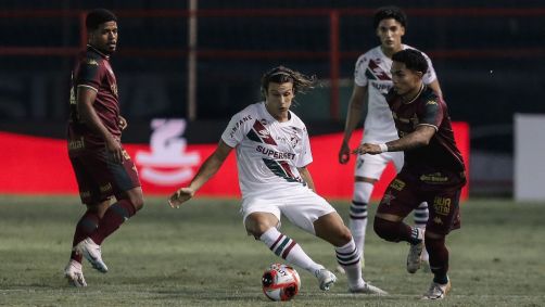 Fluminense e Portuguesa durante partida do Carioca