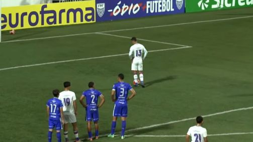Gustavo Silva fez gol inusitado pelo Fortaleza