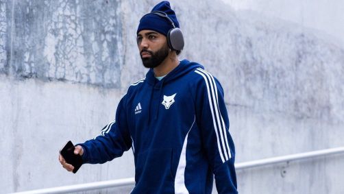 Gabigol chegando para partida
