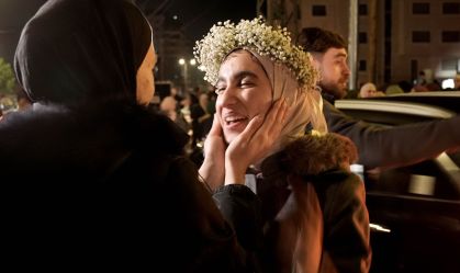 "Tratados como animais", dizem palestinos libertos de prisão israelense