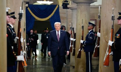 Trump tem cerca de 45% de aprovação, mostram novas pesquisas