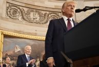 Trump critica o governo Biden por não administrar "crise simples em casa"
