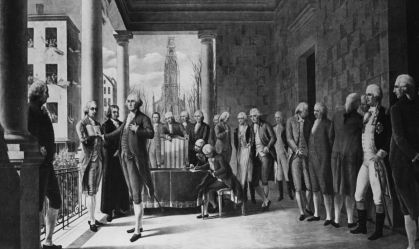 Cena gravada representando a posse de George Washington como o primeiro presidente dos Estados Unidos, cercado por testemunhas no Federal Hall, em Nova York, 30 de abril de 1789
