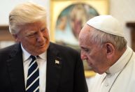 Donald Trump presta homenagem a papa Francisco nas redes sociais
