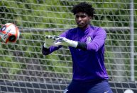 Goleiro do Corinthians rebate jornalista: "Minha parte física tá muito bem"