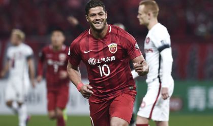 Hulk atuando pelo Shanghai SIPG