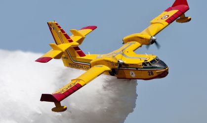 Apagar incêndios com água do mar prejudica as florestas? Ciência explica