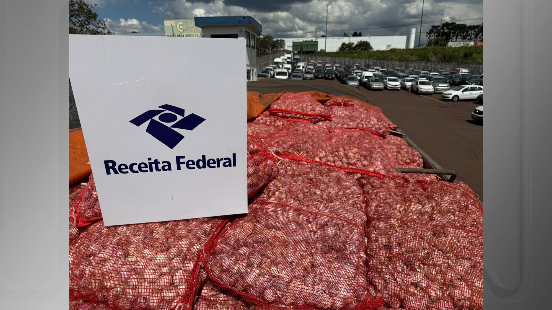 Imagem mostra carga apreendida