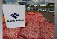 Receita Federal apreende mais de 20 toneladas de alho contrabandeado no PR