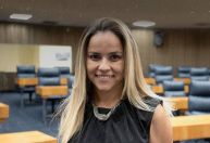 Após não ser reeleita, ex-vereadora leva privada e pias de gabinete em SP