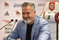 Em reestruturação completa, Flamengo se apresenta ainda sem reforços