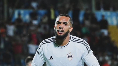 Juninho, reforço do Flamengo, comemorando gol pelo Qarabag, do Azerbaijão