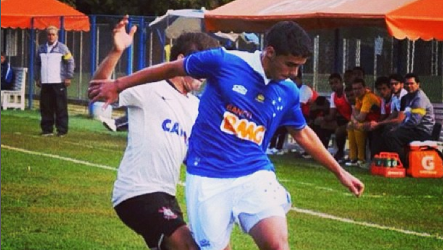 Kelvin Oliveira enquanto atuava pela base do cruzeiro • Foto: Instagram/@kelvin_oliveira95