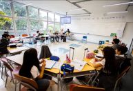 Até professores sem celular: veja protocolos adotados por escolas de elite