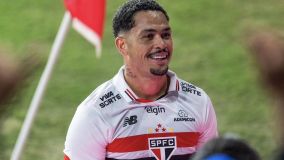 Luciano comemora gol contra Cruzeiro