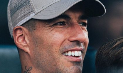 Luis Suárez vai ao estádio e assiste a São Paulo x Flamengo pela FC Series