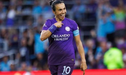 Especulada no Corinthians, Marta renova contrato com Orlando Pride