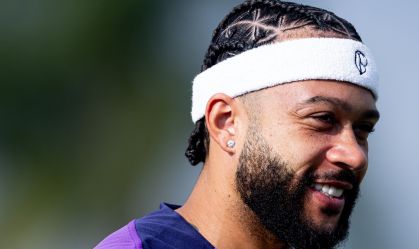 Ex-Seleção Brasileira detona Memphis Depay: "Tem que ficar quieto"