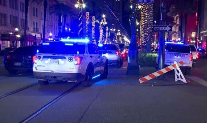 Governador diz que atropelamento em Nova Orleans foi "terrível ato de violência"
