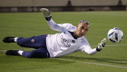 Keylor Navas durante treino no PSG