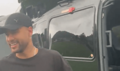 Neymar desce do Helicóptero no CT Rei Pelé
