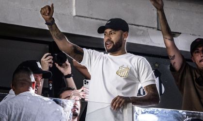 Al-Hilal rescinde com Neymar. Jogador durante jogo do Santos na Vila Belmiro