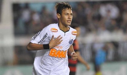 Neymar comemora gol contra o Flamengo