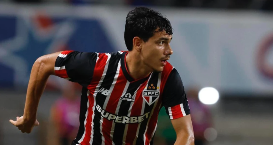 O São Paulo está perto de negociar o lateral-direito Moreira com o Porto
