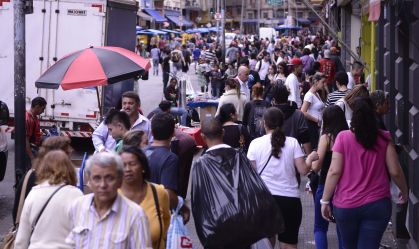 Rua 25 de Março está na mira dos EUA por pirataria e falsificação