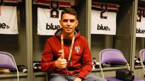 Oscar chegando para partida